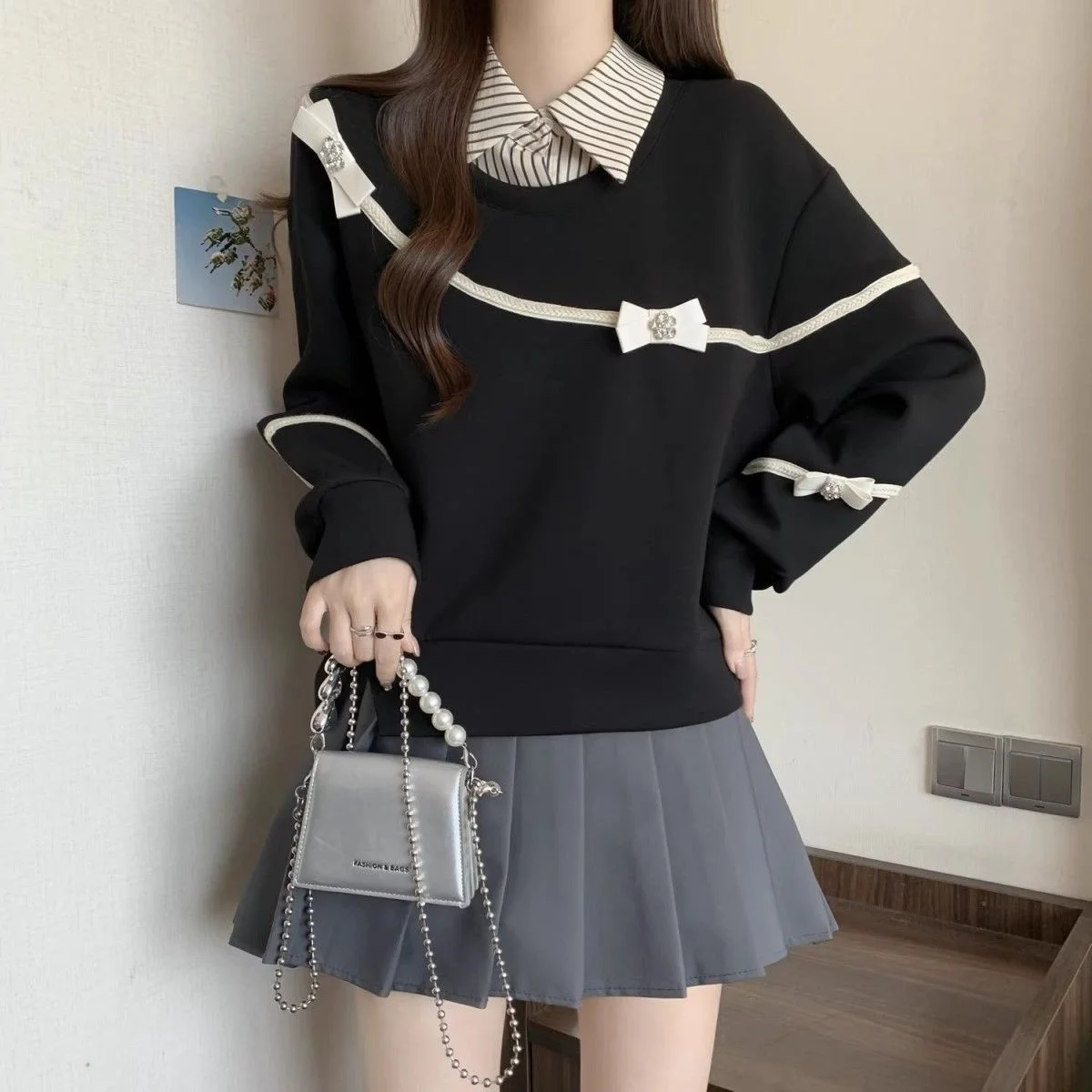 

Japanese Harajuku style hot girl false two-piece striped polo collar hoodies autumn and winter loose heavy industry bow tops emo