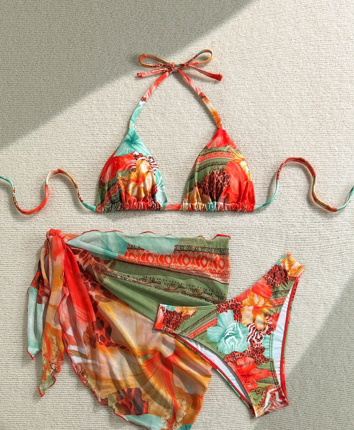 

Сексуальный купальник-бикини с принтом в трансграничном стиле, с узлом и вырезами, новинка весенней коллекции, модный женский купальник с чашечками, без косточек