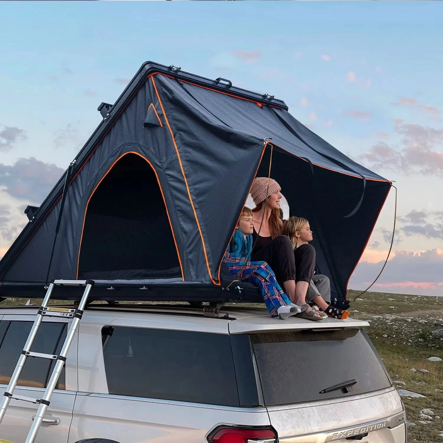 

Astronaut.High Quality Custom Hard Shell Roof Top Tent Camper for Car Roof Top Tent Suv AluminiumTriangleHardShell Roof Top Tent