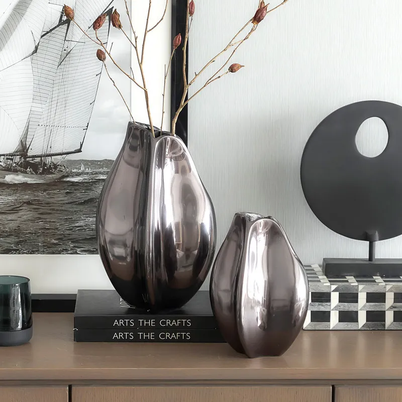 Indian craftsmanship modern minimalist pleated metal flower ware, model room dining table high-end dry vase ornament