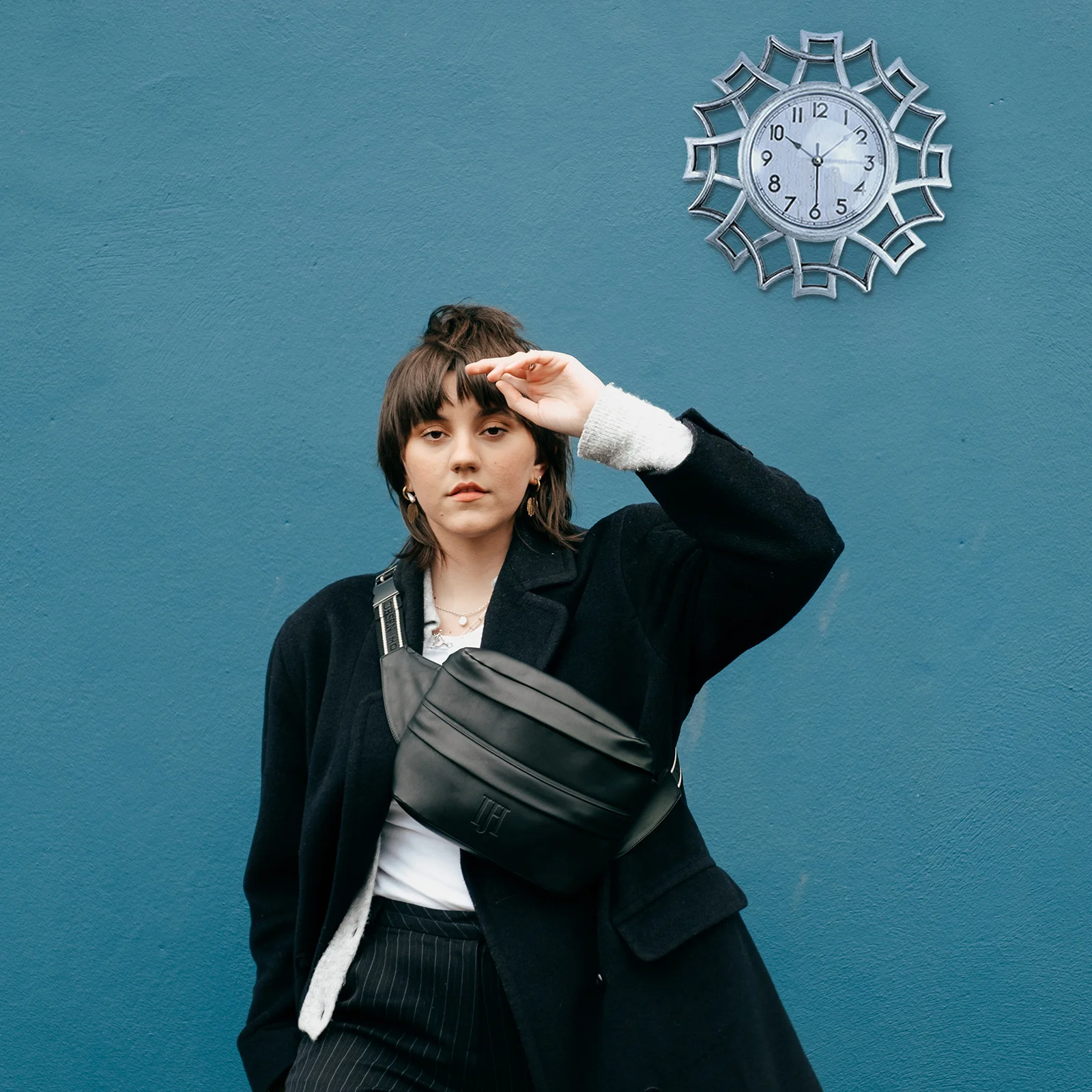 

10-Inch Hollowed-Out Vintage Wall Clock European Silent Oversize Decorative Dial Clock for Bedroom Living Room Kitchen