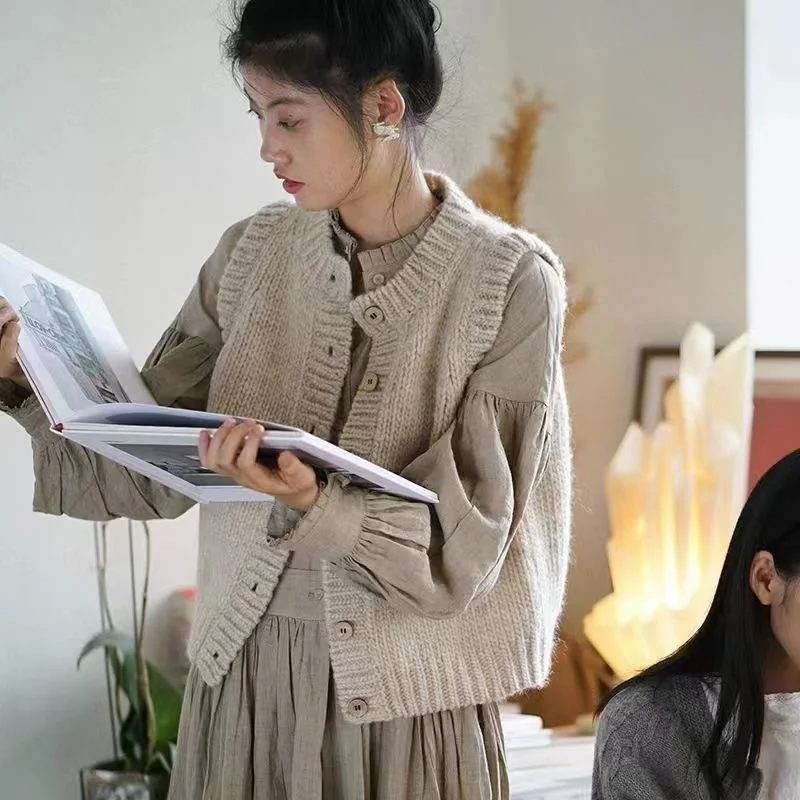 

Retro Knitted Vest Autumn and Winter Spliced round Neck Button Cardigan Layered with Soft Waxy Thick Needle New Sweater