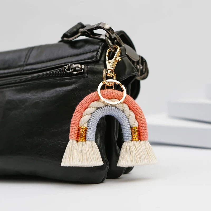 Portachiavi arcobaleno Macrame, portachiavi intrecciato a mano, ciondolo chiave arcobaleno colorato Boho per borsa zaini borsa chiave auto