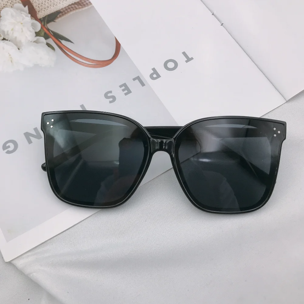 Fashion Square Sunglasses Women Men Simple Design Unisex Sun Glasses Classic Vintage Eyewear Outdoor Driving Shades UV400 Goggle