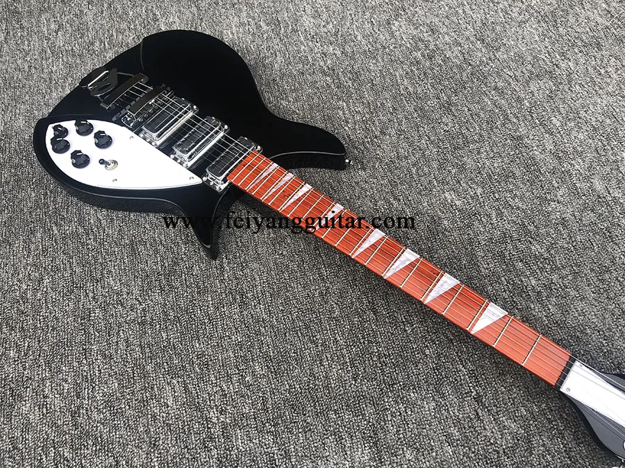 

Electric guitars 325 6strings high quality guitar,black color,Rosewood Fingerboard, 3-Piece Pickup，free shippings