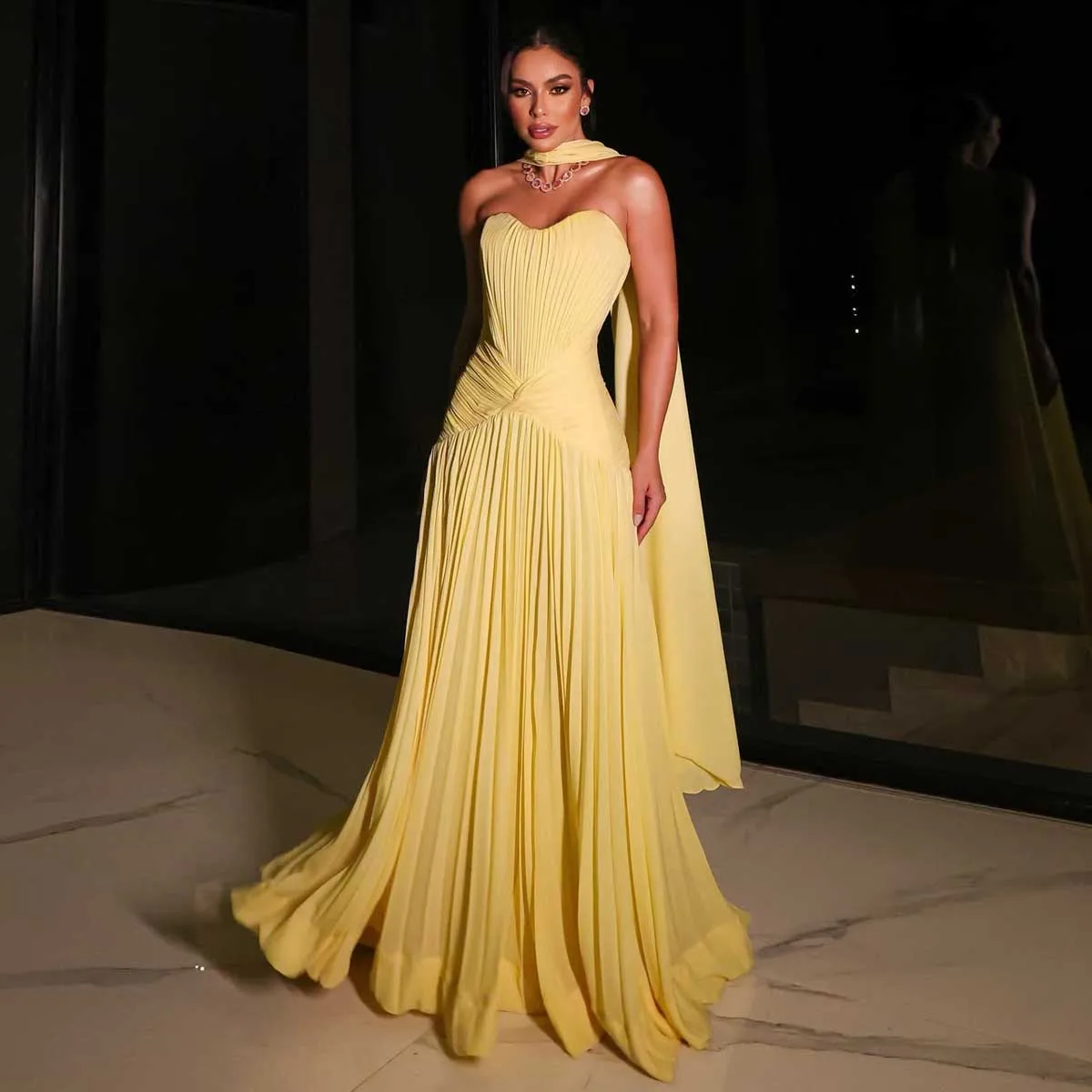 

2026 Spring Soft Yellow Long Prom Dresses Hot Sale Pleated Chiffon Evening Dress Women Travel Holiday Party Dresses Wedding Gown