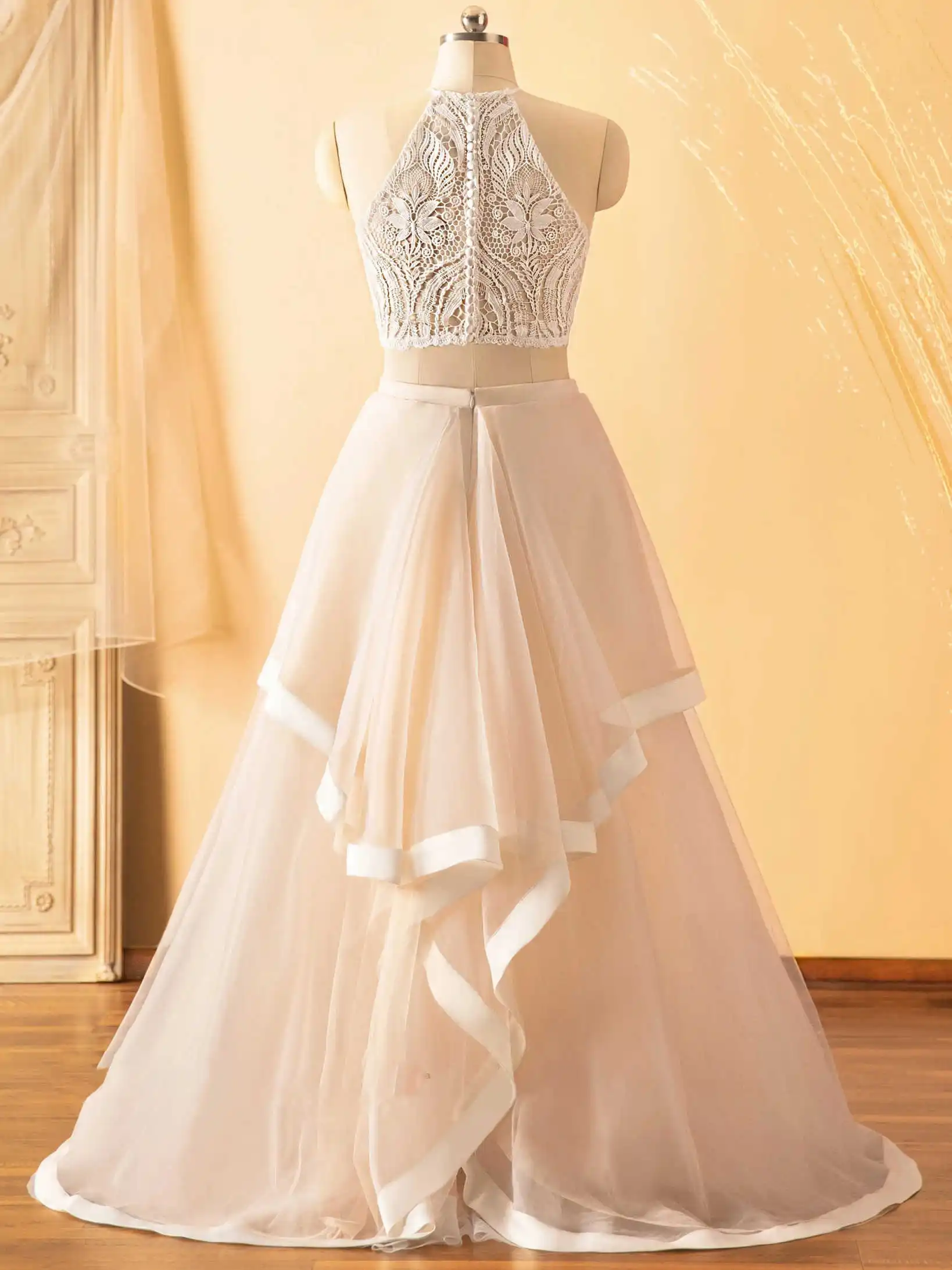 Romantic Keyhole Front Bridal Lace Crop Top Jacket Halter Neck Brides Wedding Accessories Vestidos De Novia Customized