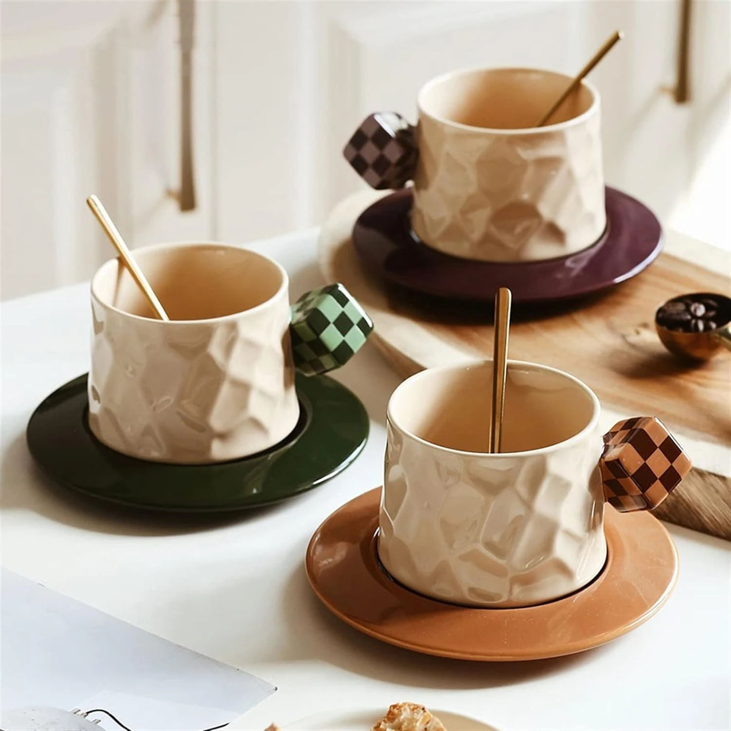 

Indulge in elevated coffee enjoyment with this luxurious and exquisite orange cup and saucer set. Experience sophistication and