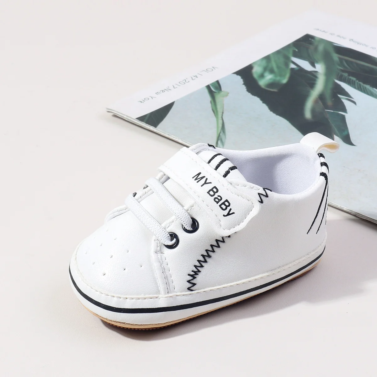 

Детская прогулочная обувь с противоскользящими свойствами, новинка 2025, стильная детская обувь для младенцев, модная обувь для малышей