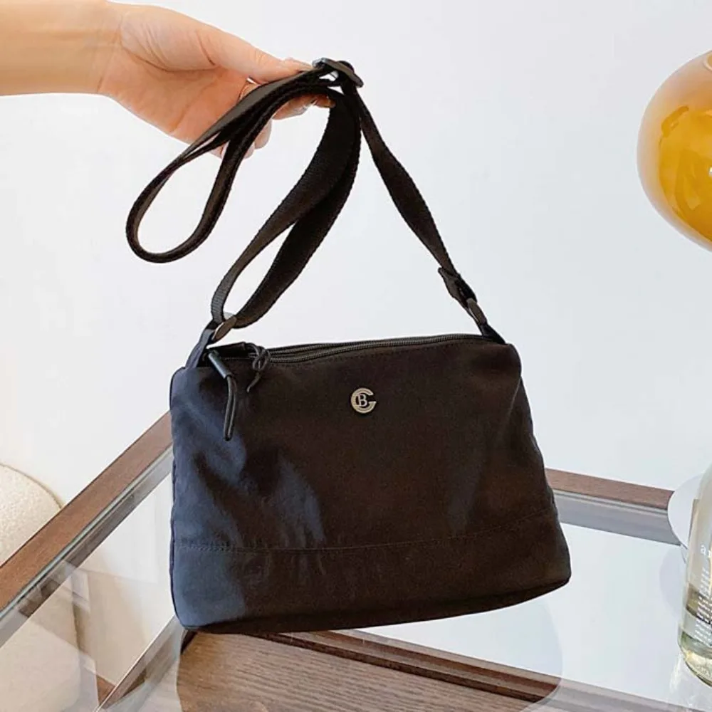 

Storage Bag Wide Strap Nylon Square Bag Soft Japanese Style Large Capacity Shoulder Bag Khaki Black Casual Sport Pouch Couple