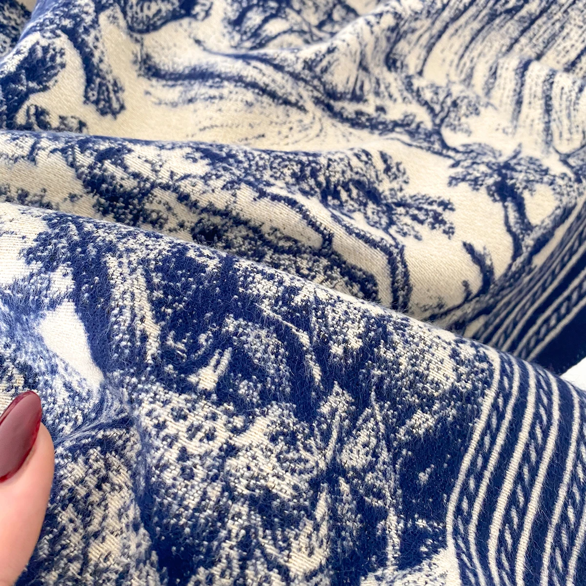 Elegant Animal Jacquard Pashmina Shawl for Women Winter Thick Warm Scarves Double Sided Design Coldproof Windproof Blanket Scarf view 6