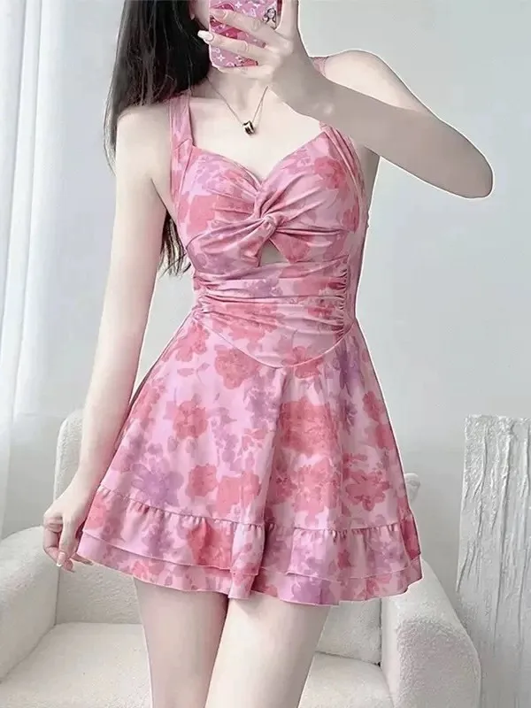 2025 ใหม่มินิเดรสผู้หญิง One-piece Camisole แฟชั่นพิมพ์กระโปรงสไตล์อนุรักษ์นิยม Slimming Backless สาวชุดว่ายน้ํา