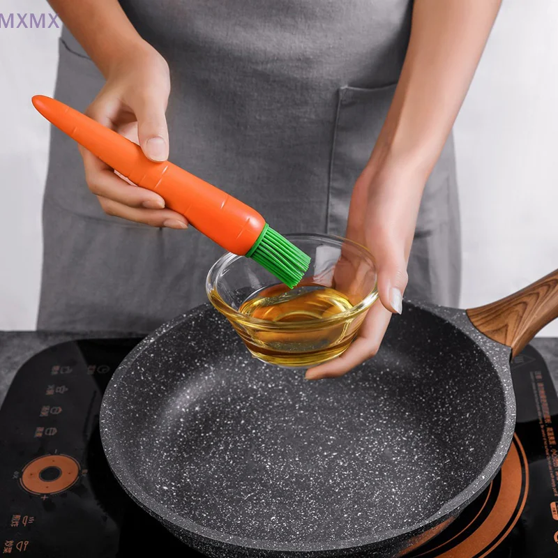 

Carrot silicone oil brush integrated high temperature resistant pancake oil brush edible brush kitchen creative gadget