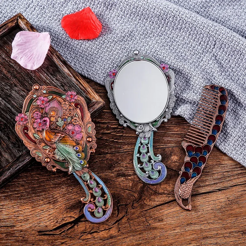 

Russian Retro Classic Make-Up Mirror Comb Set Portable Hand Hold Cosmetic Mirror Single-Sided Embroidered Mirror with Comb