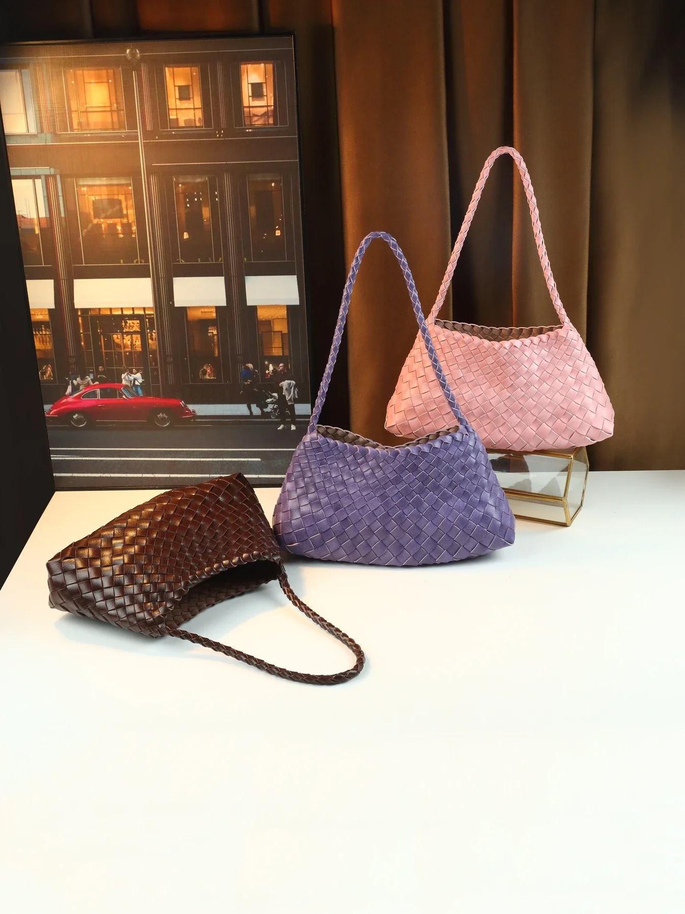 

New high-end fashion hand-woven bag plaid vegetable basket women's bag French underarm bag niche bag portable shoulder