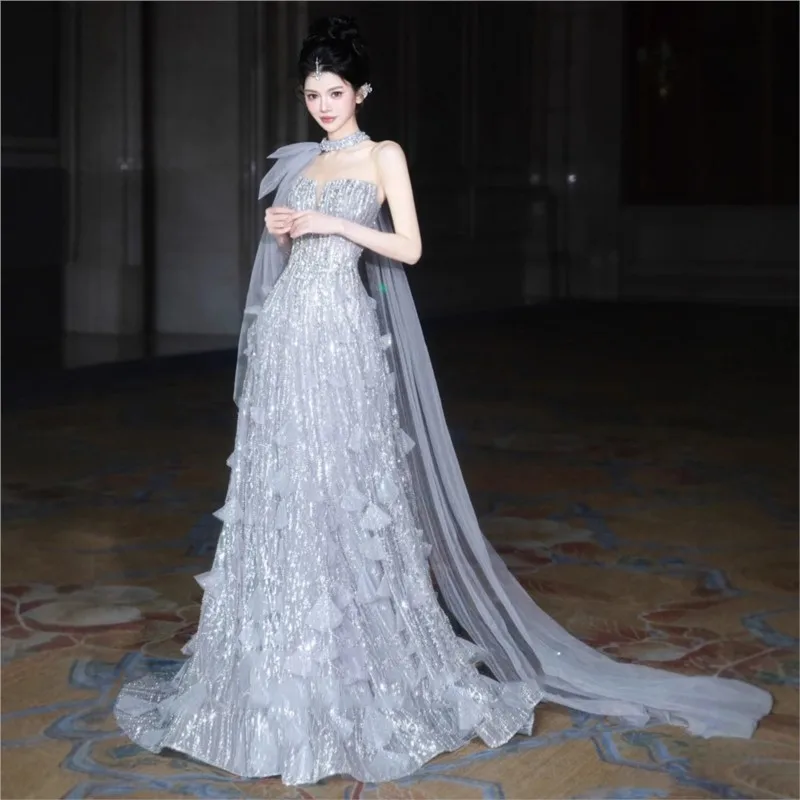 

A new light luxury heavy industry dress for the host's graduation performance birthday and coming-of-age ceremony