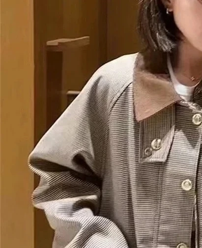 Women's vintage two-piece suit with long-sleeved casual jacket or pleated slim skirt