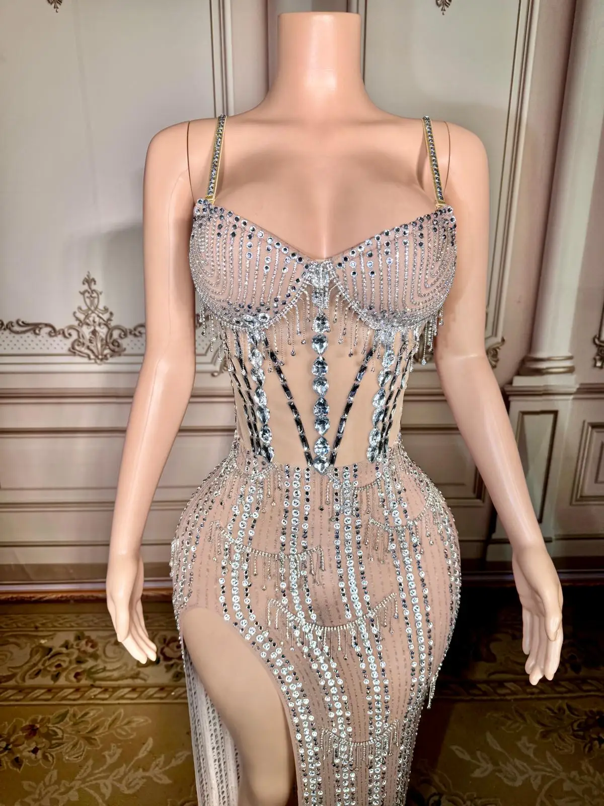 

New Trendy Design Evening Party Dress 2025 Luxury Tassel High Slit Crystals Long White Birthday Cocktail Dresses For Women