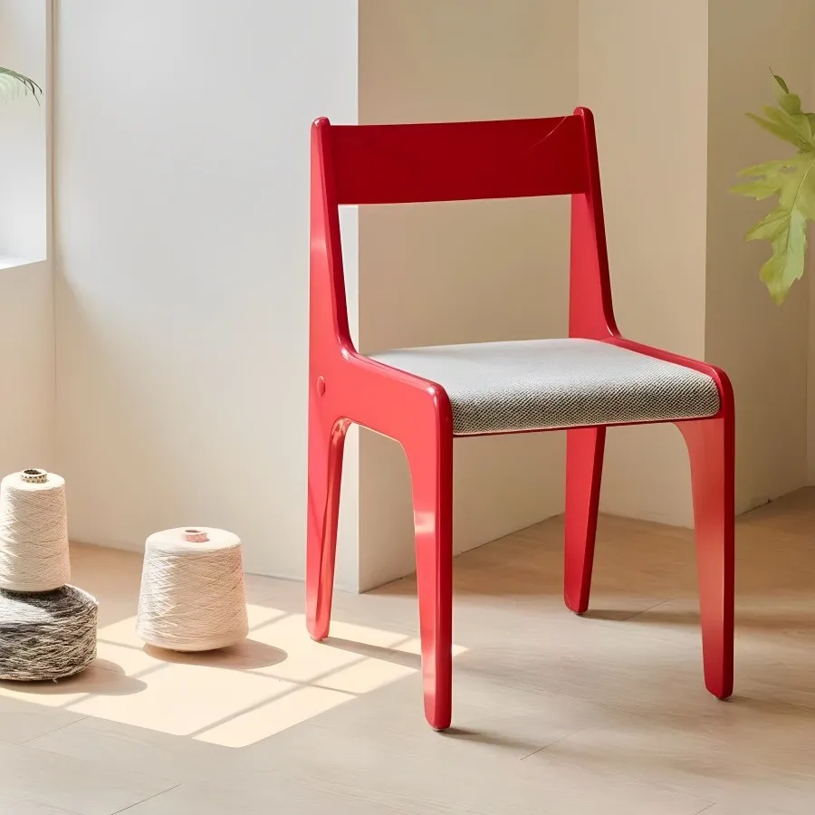 北欧プラスチックチェア 大人用 モダン シンプル 厚みのある背もたれ ダイニングチェア