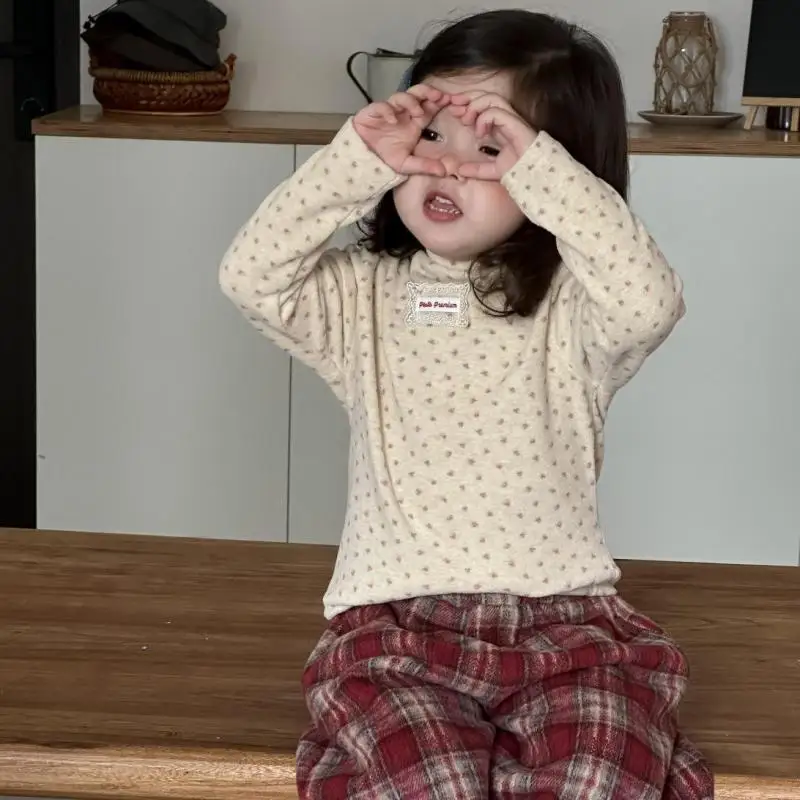 

Милые рубашки с цветочным принтом для маленьких девочек, хлопковая одежда для малышей, зима 2025, новая теплая футболка с длинными рукавами для малышей, бархатная толстая