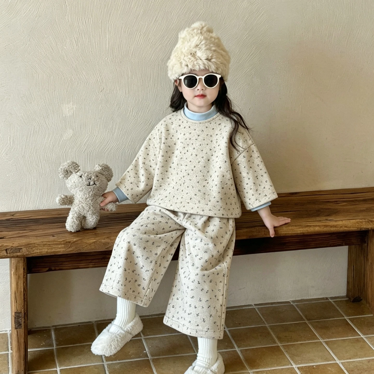 Girls Suit 2026 Autumn and Winter New Childrens Clothing Girl Baby Thickened Broken Flower Hoodie Seven Minutes Pants Two Sets