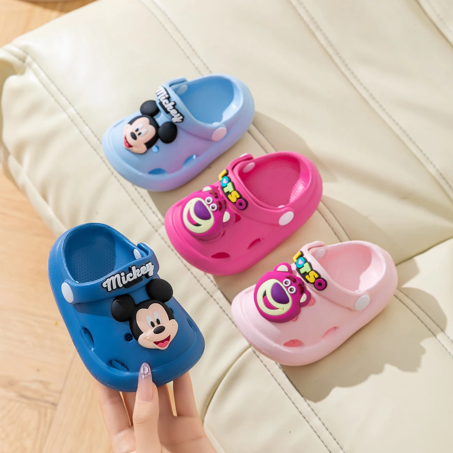 

Disney children's baby cartoon mickey mouse boy girl non-slip soft bottom summer sandals slippers beach shoes