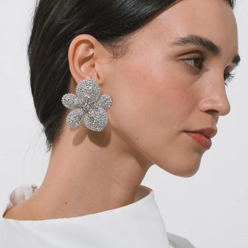 New flower earrings niche design sense rhinestone stud earrings flash accessories women's earrings
