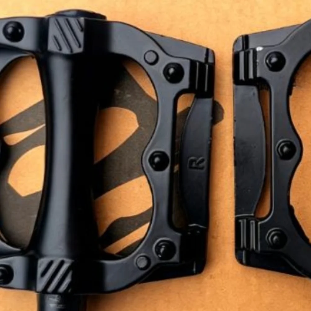 Road Bicycle Pedals Made of For Light Aluminum Alloy For quick Release Mechanism Bearings and 14 cm Diameter Size