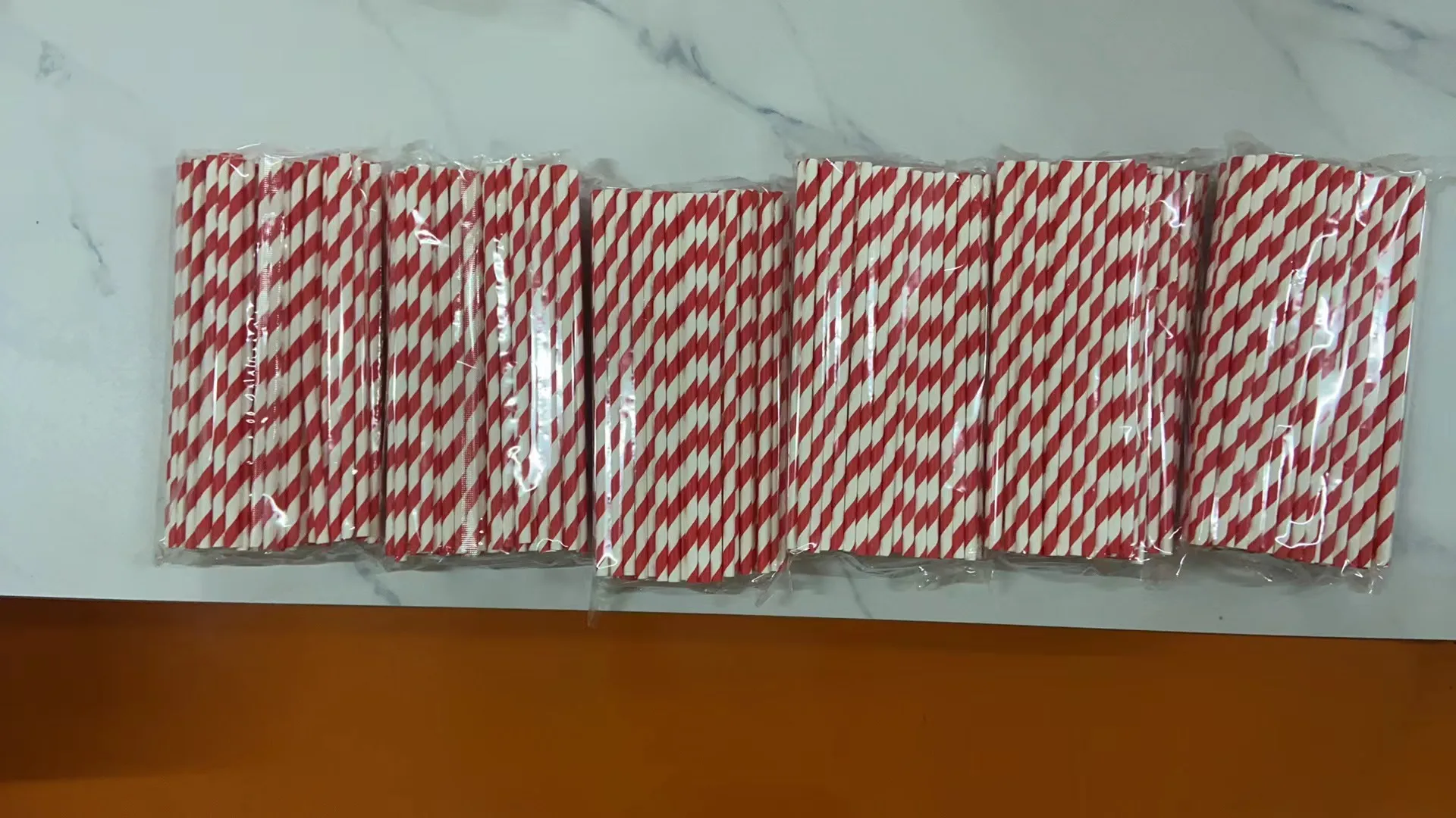 

100 A pack,6 Packs of Red and White Stripes Paper Straws, Can be Used for Coffee, Juice, Beverages, Enjoy Red Party