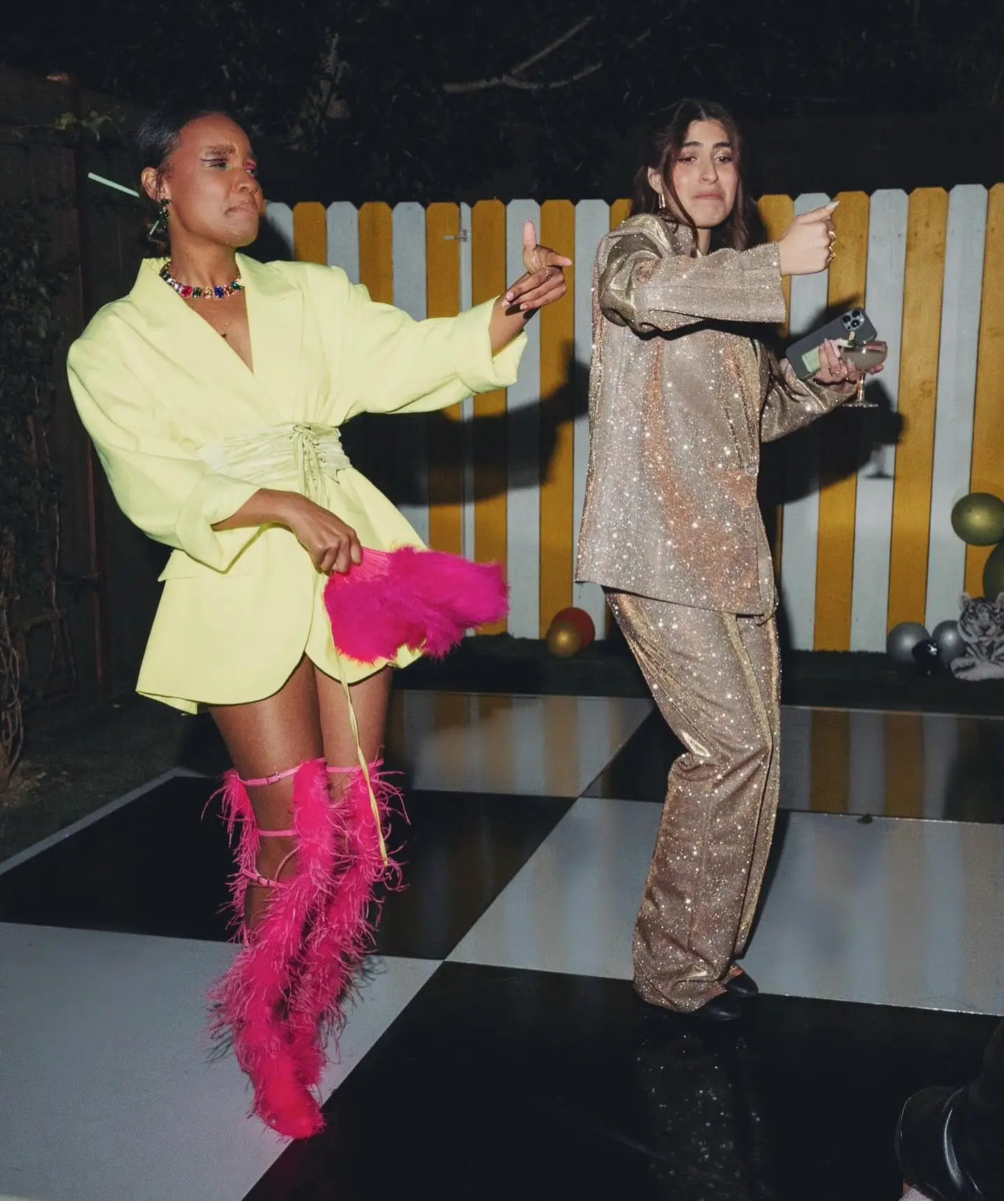 2025 الصيف النساء الوردي الفراء حزام أبازيم الصنادل الطويلة للإناث مثير رومن رقيقة عالية الكعب فروي أحذية امرأة أحذية الحفلات #3