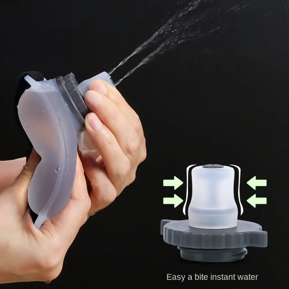 

Mini Wrist Water Bottle Soft Sticker Paste Adjustable Portable Water Cup 200ml Leakproof Wrist Water Cup Hiking