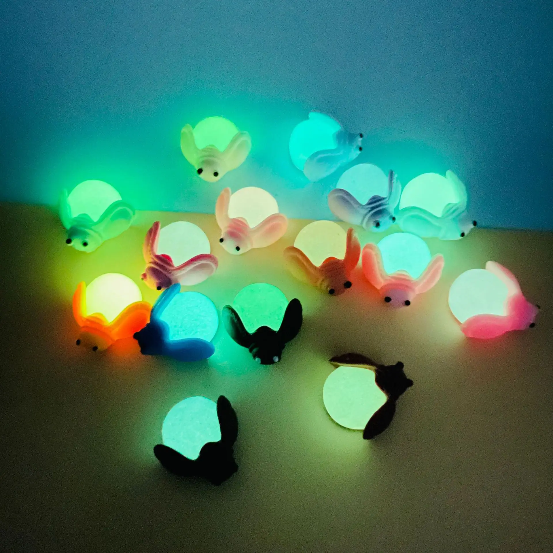 5pcs Luminous Glowworm Figurines Glow In The Dark Toys Figures Mini Luminous Elfs Spirits Home Decor for Fish Tank Micro Toy