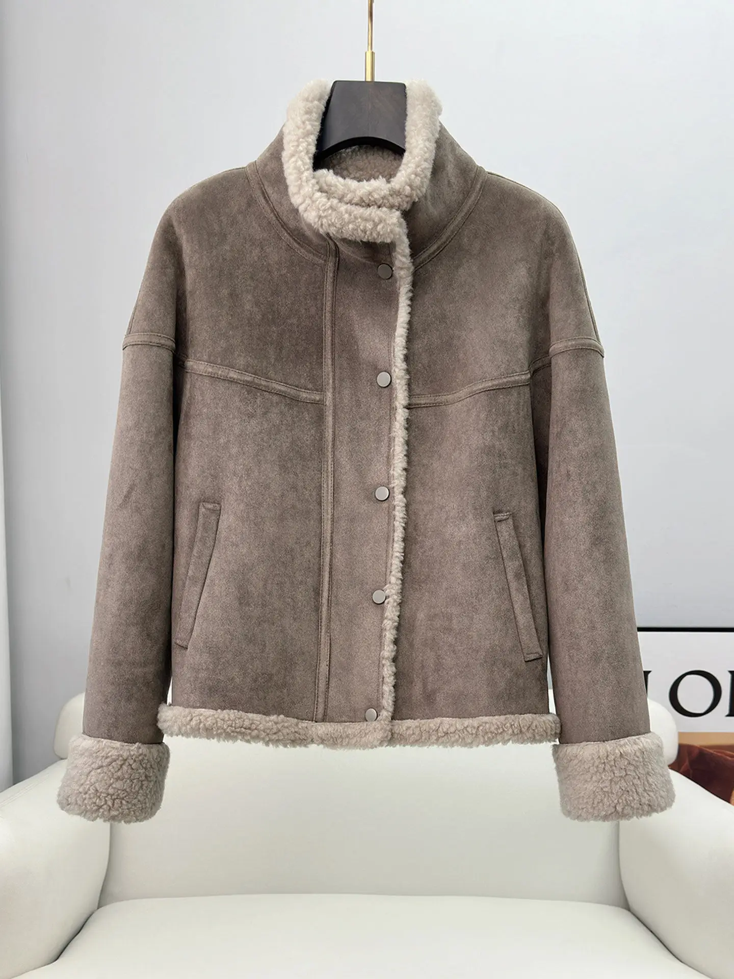 Haining granular sheepskin cut fur coat for women, short style 2025 Winter new stand-up collar sheepskin and fur integrated fur