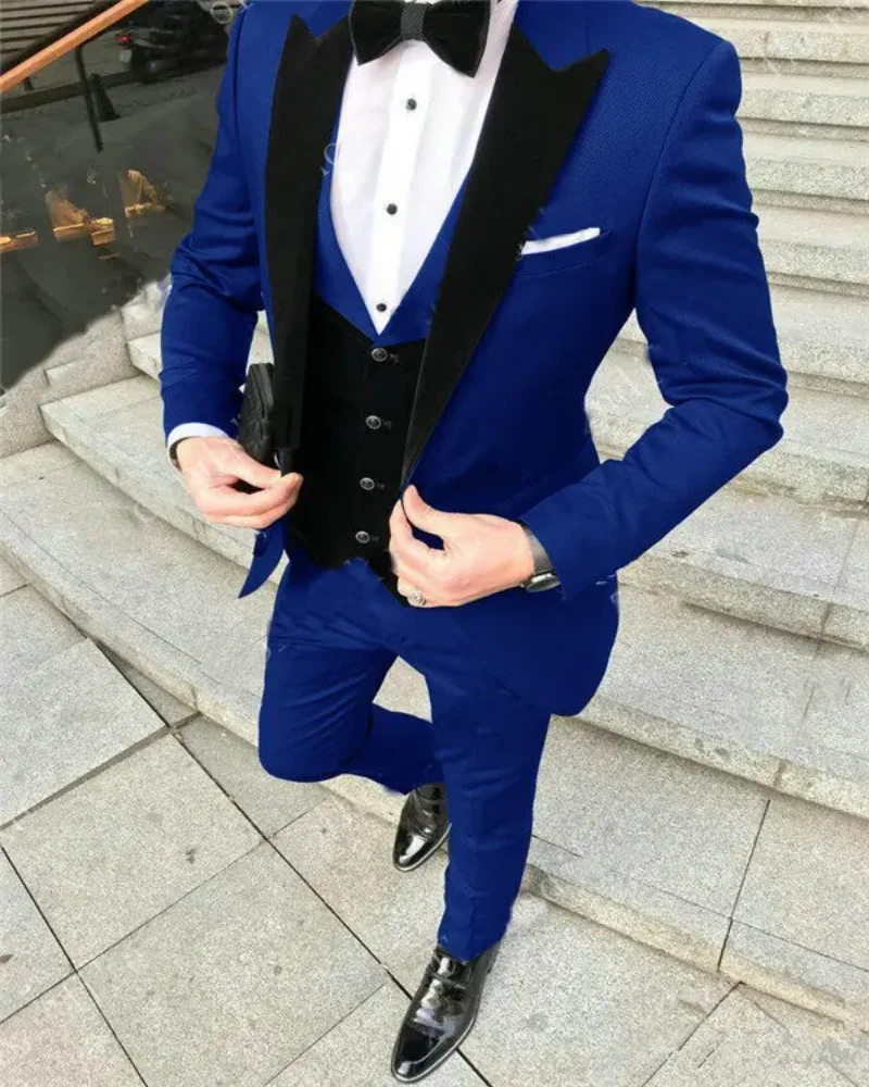 2024 Terno Masculino Slim Fit Men Suits 3 piece Green Peaked Lapel Groom Tuxedo Dress Men Suits for Wedding  (Jacket+Vest+Pants)