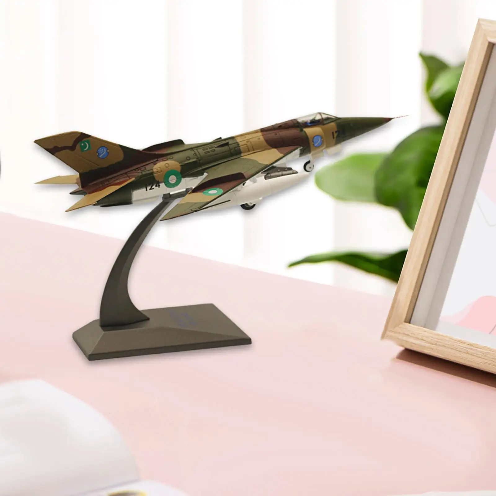 

1:72 Fighter Model Simulated Airplane Realistic Toy Alloy Diecast Plane Model for Office Shelf Desktop Decoration