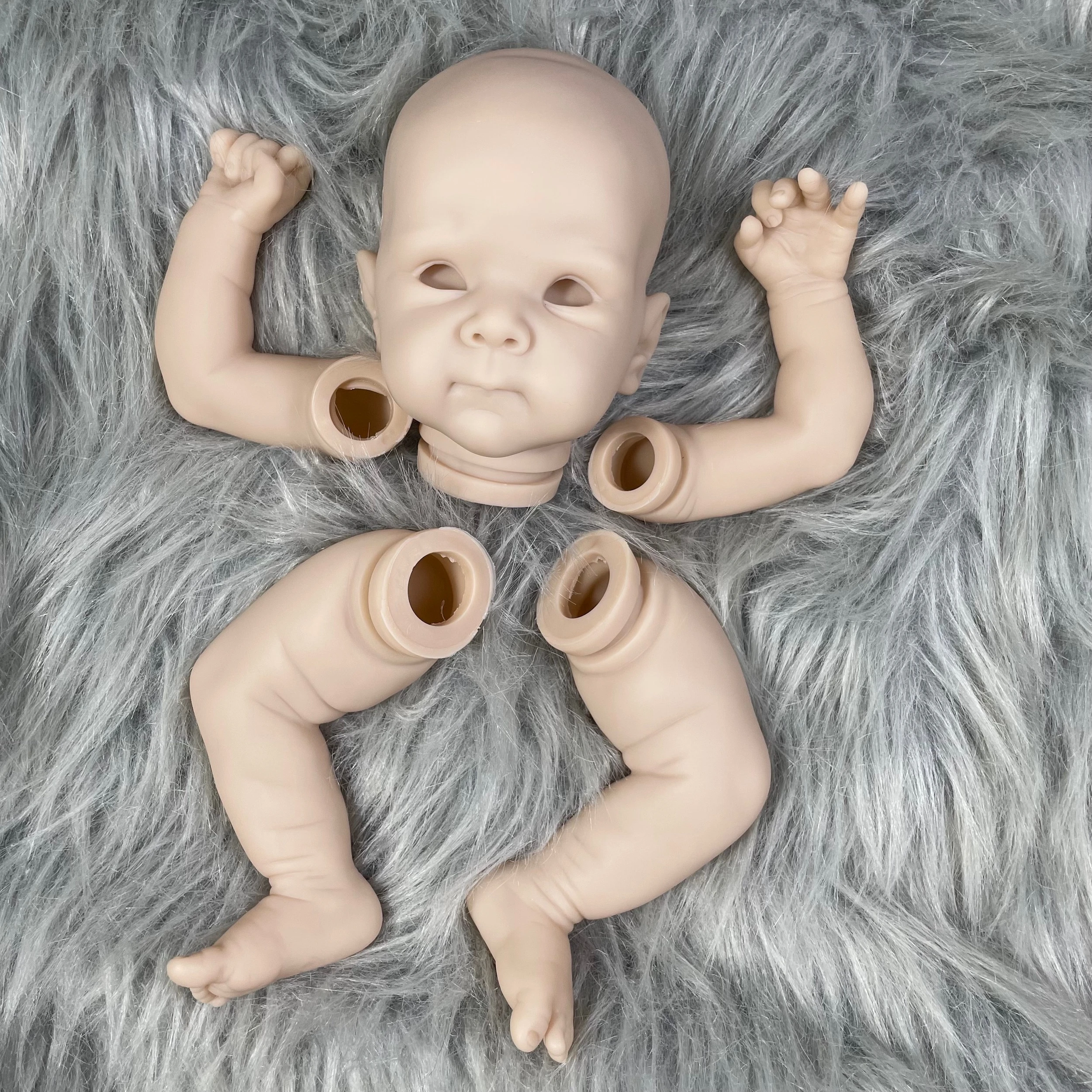 19 inch Vinyl Reborn Doll Kit Bettie Lifelike Fresh Color Unfinished Unpainted Blank Doll Kit with cloth Body and Eyes