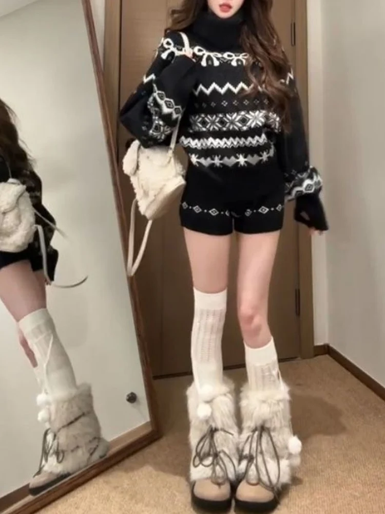

Комплект из свитера с высоким воротником и шорт для женщин: свободный, удобный, зимний, модный, повседневный стиль, теплый, уютный, стильный образ