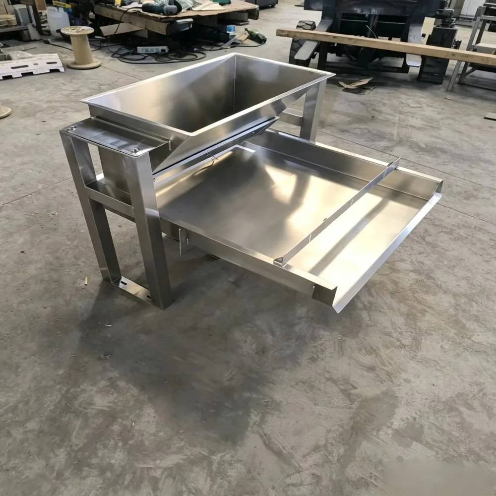 Electromagnetic Vibrating Feeder Stainless Steel Storage Hopper 60 KW Power Necked Discharge Trough Support Bracket 1