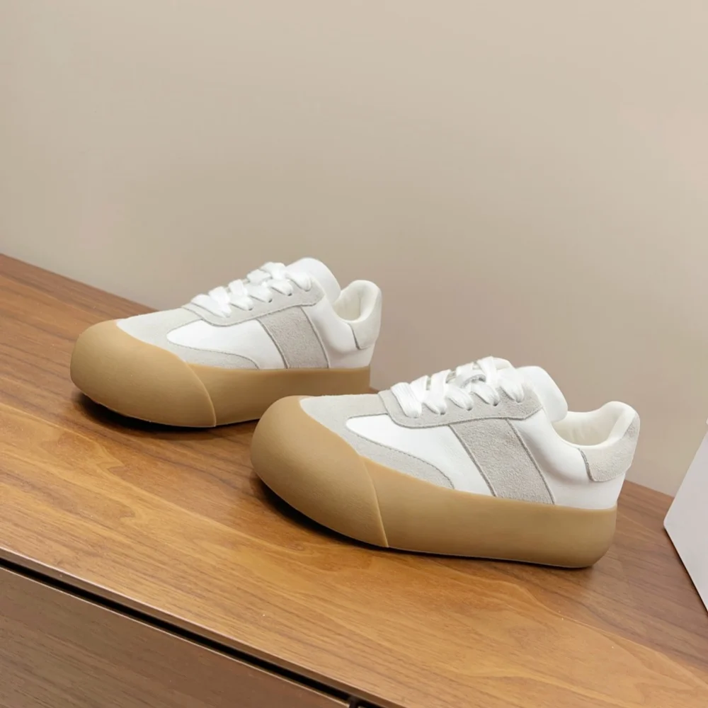 2024 nuove sneakers casual retrò scollate con suole spesse, allacciatura a testa tonda, scarpe bianche, scarpe sportive casual versatili per le donne