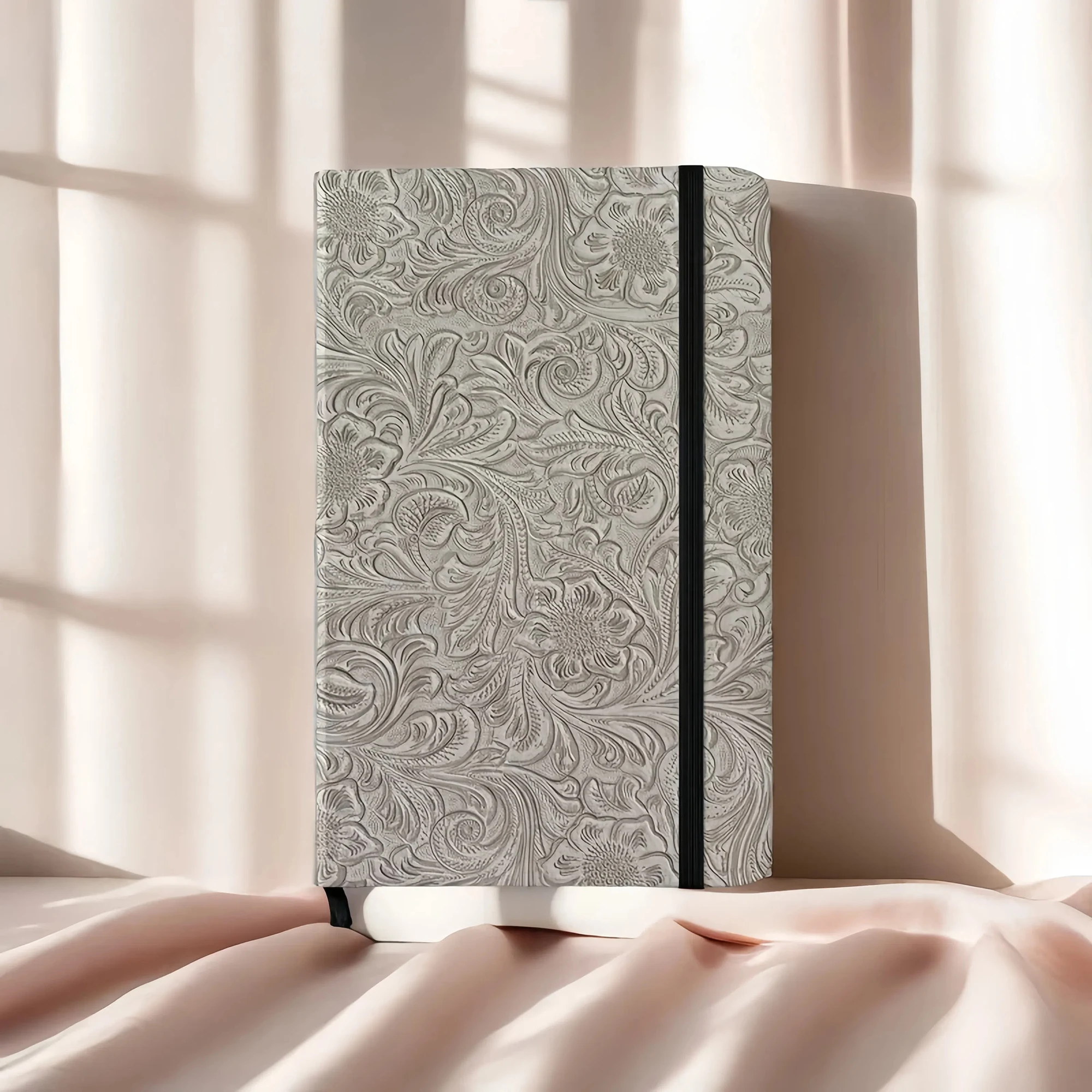 BUKE Retro-Notizbuch mit Blumenmuster und Punkten, 3D-geprägtes Kunstleder, A5-Format, Hardcover, 160 g/m² dickes Papier, Notizbuch mit 5x5-mm-Punktraster. – Detail 14
