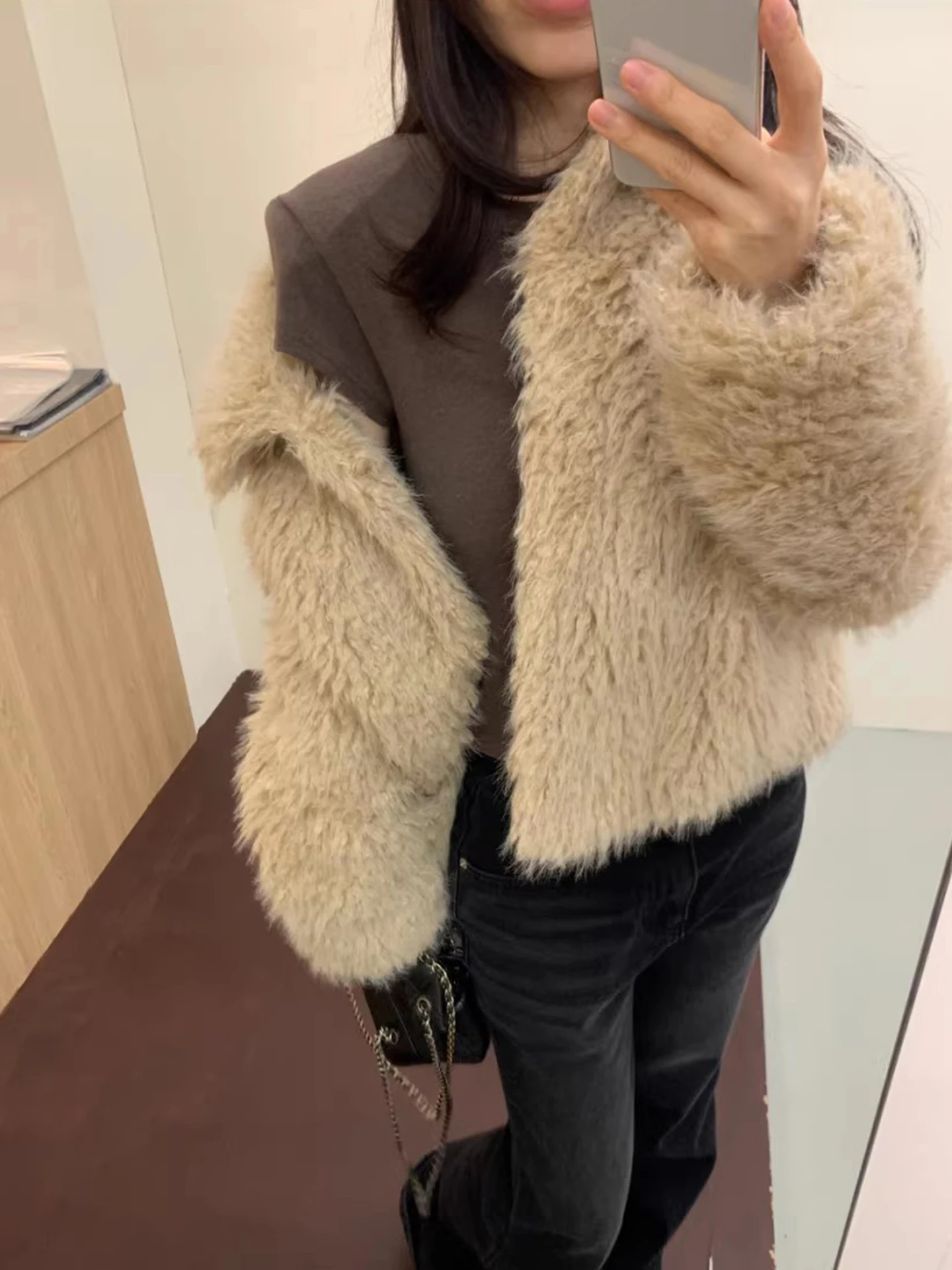 Retro Turn Down Collar Faux Fur Jackets Winter Women's Versatile Temperament Long Sleeve Plush Outerwear Fashion Warm Short Coat