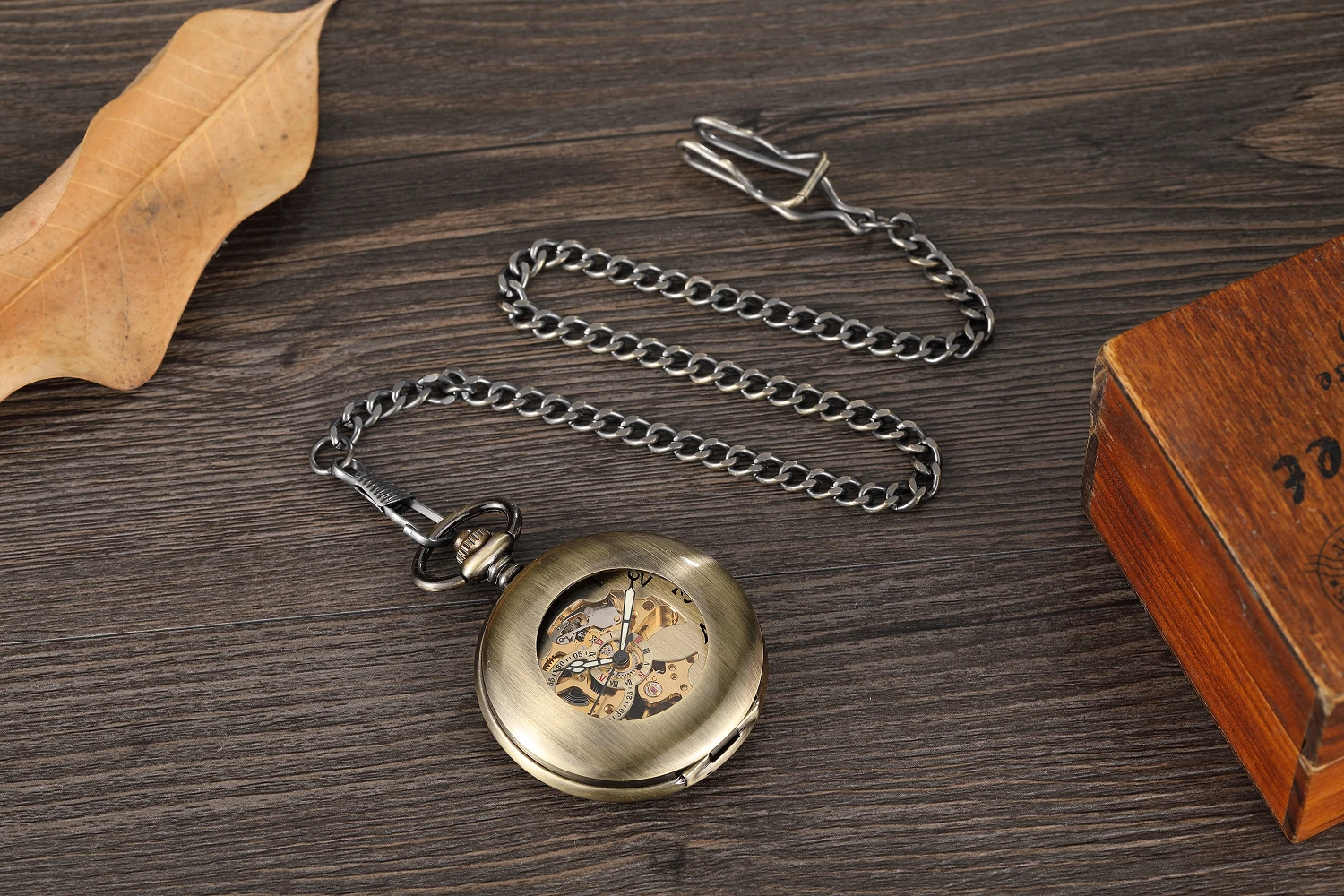 New Retro Bronze Smooth Hollow Case Skeleton Dial Self-wind Mechanical Pocket Watches Vintage Steampunk Fob Watch with Chain