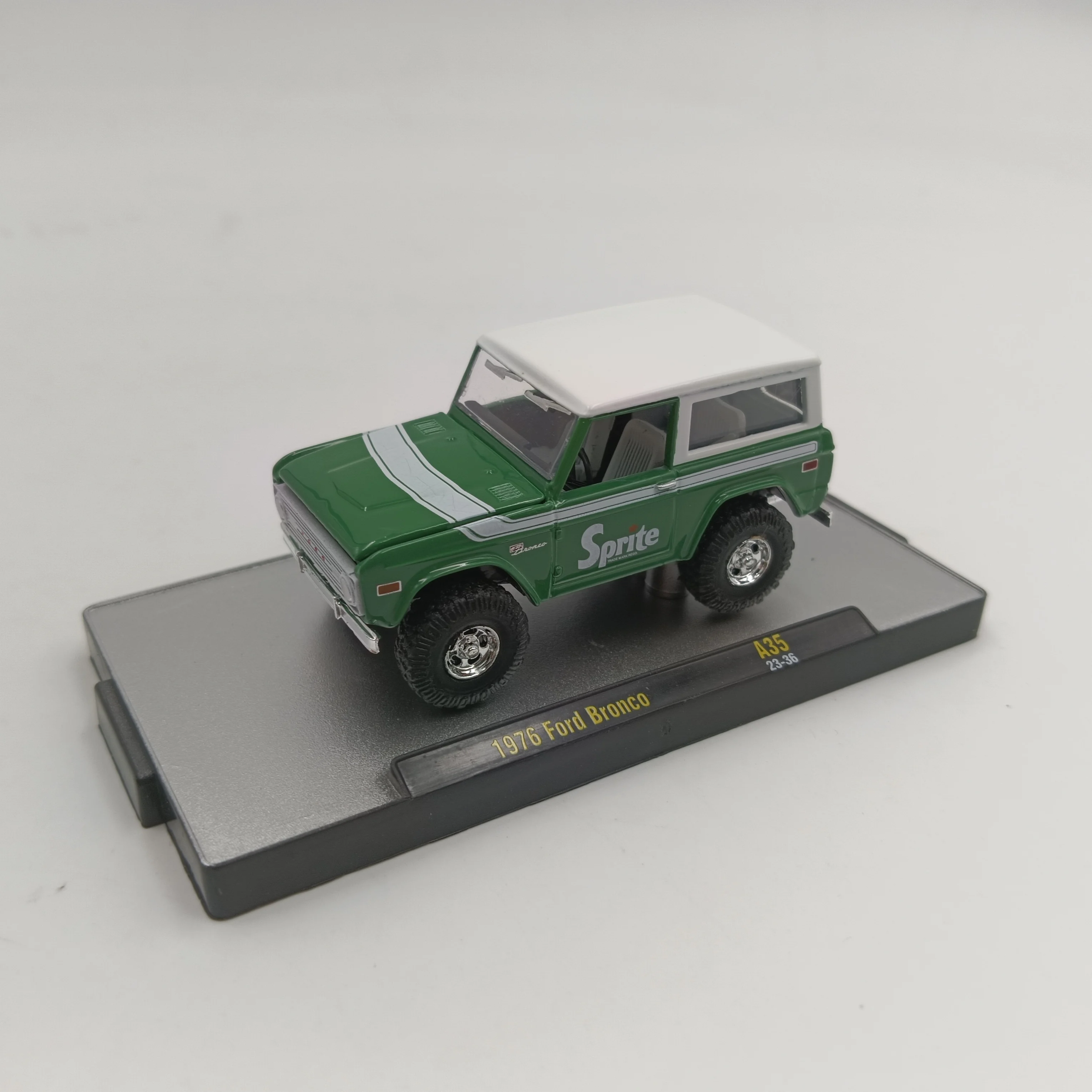 Máquinas M2 1/64 1976 Ford Bronco liga modelo de carro brinquedo coleção rara