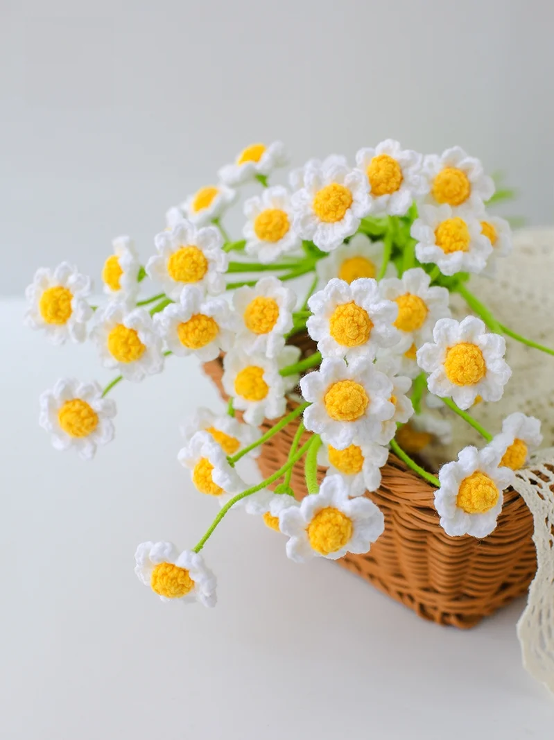 Hand-Woven Daisy Chamomile Wool Bouquet Crochet DIY Material Package Homemade Gift for Male and Female Girlfriends