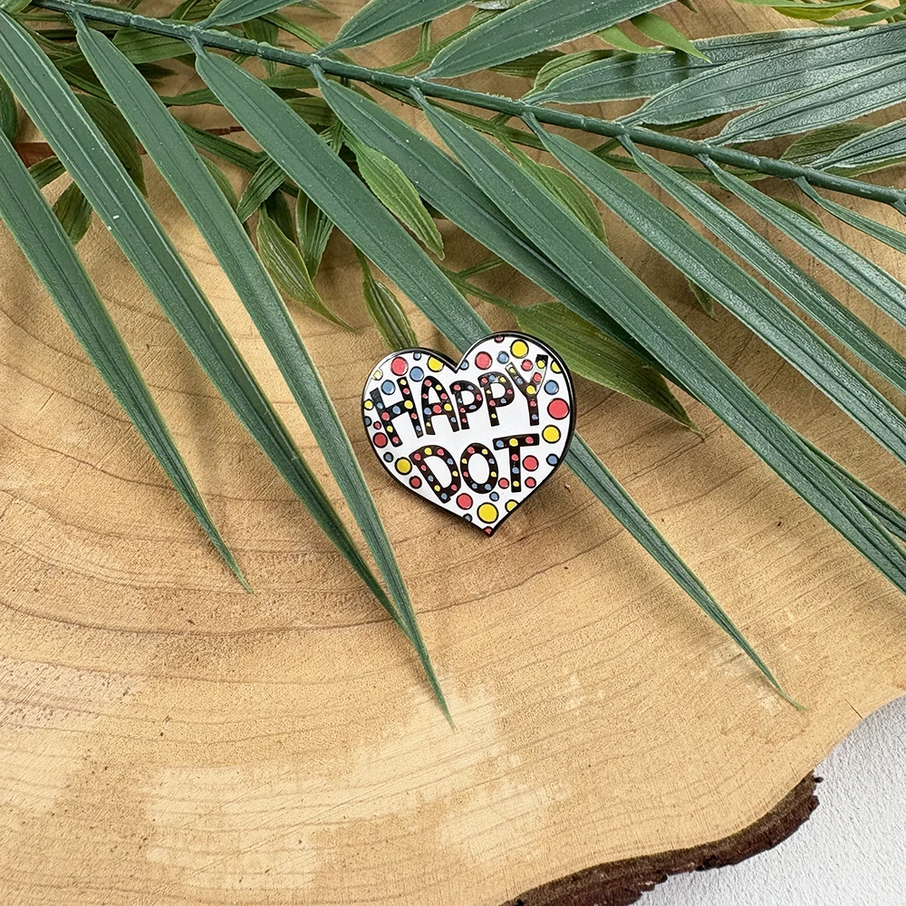 Happy Dot Herz Emaille-Pin Bunte Polka-Brosche Niedliche Lustige Anstecknadel aus der Singapur-Online-Umfrage-Gemeinschaft Geschenk für Dot-Day-Liebhaber – Detail 11