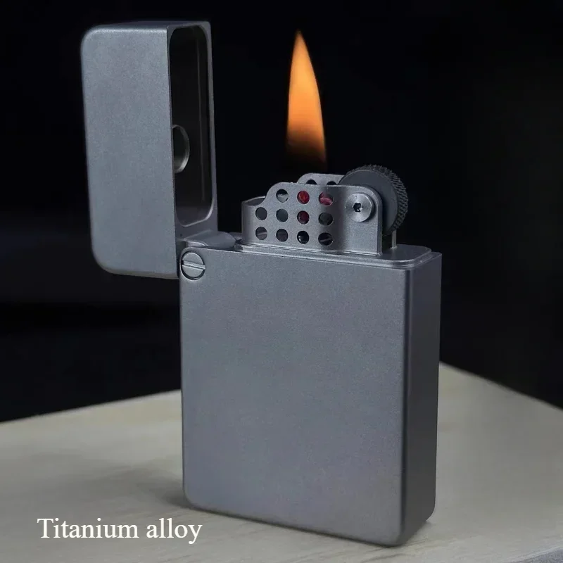 Minimalistisch Mat Titanium Kerosine Aansteker Absorptiewiel Brandstofaansteker Cnc Uitgehold Pantserstijl Collectief Geschenk