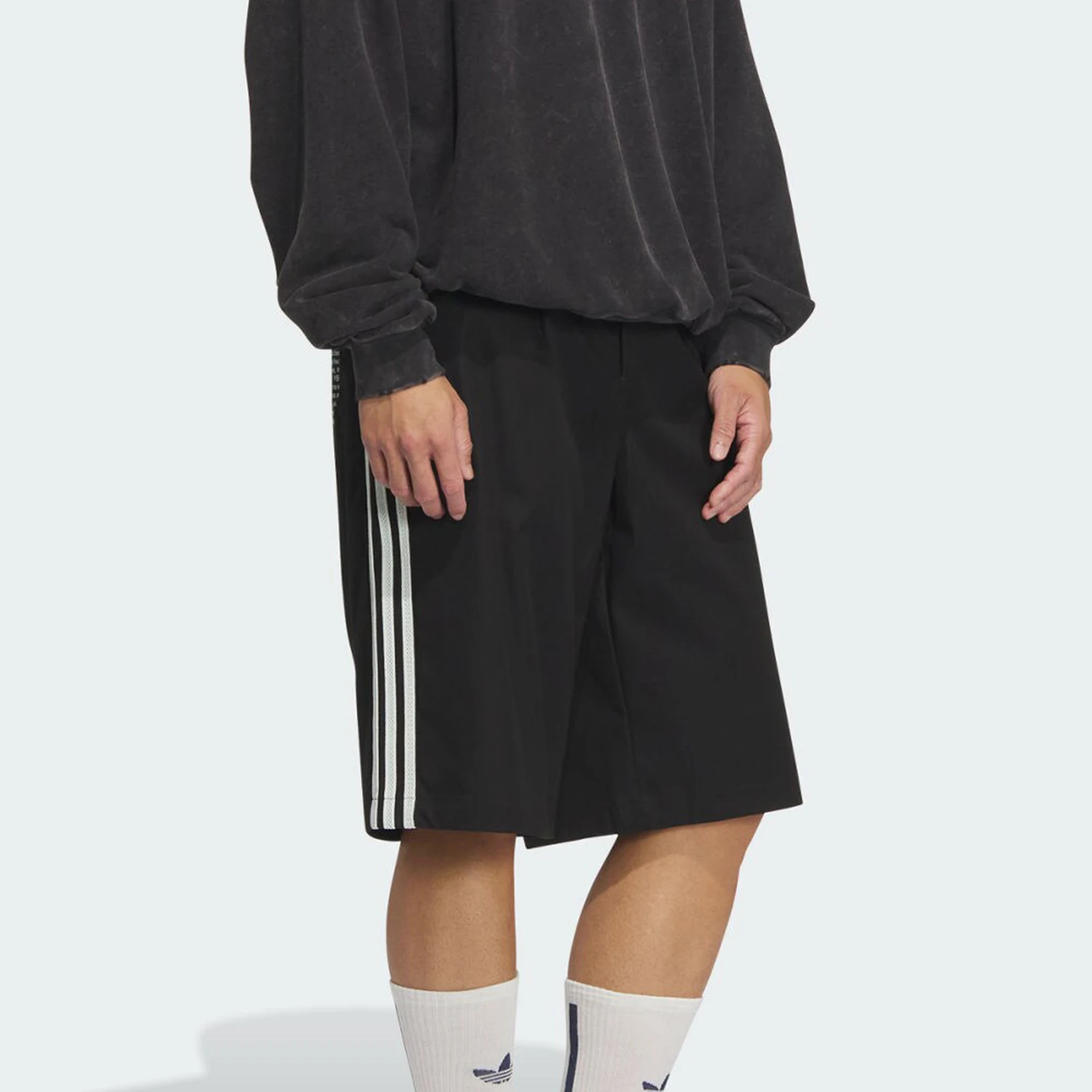 

Официальные мужские и женские дышащие повседневные шорты Adidas Trefoil JN5822