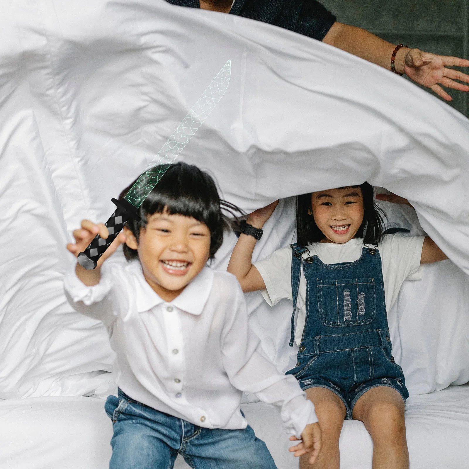 Kreatywny miecz ze zmieniającymi się kolorami dla dzieci, przenośny, lekki, akcesorium do cosplayu, upominki na przyjęcia urodzinowe, zabawki-miecze.