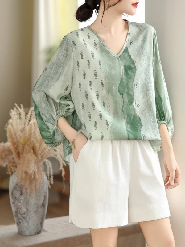 

Slimming Printed Loose T-Shirt Shorts Set Summer 2026 Korean Style Versatile Casual Wear for Women Lightweight V-Neck Long Sl...
