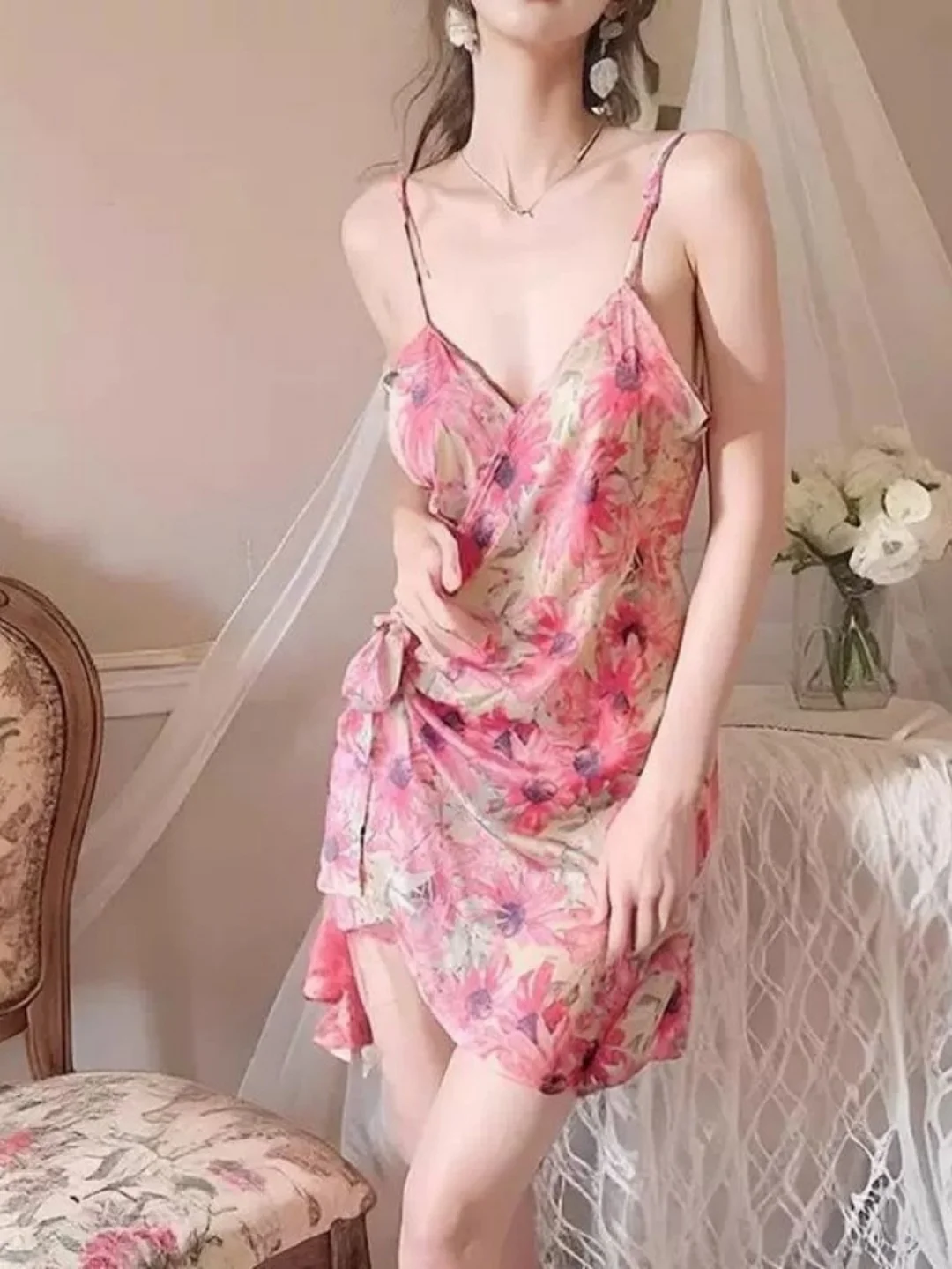 

Retro Floral V-neck Strap Sleep Dress Women plus Size MM Knot Design Sexy Ice Silk Nightgown 300 Pounds Extra Large Size